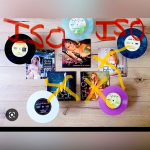 ‼️‼️ISO Taylor swift debut vinyls ‼️‼️
